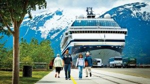 alaskan cruisetour port skagway cruiseship
