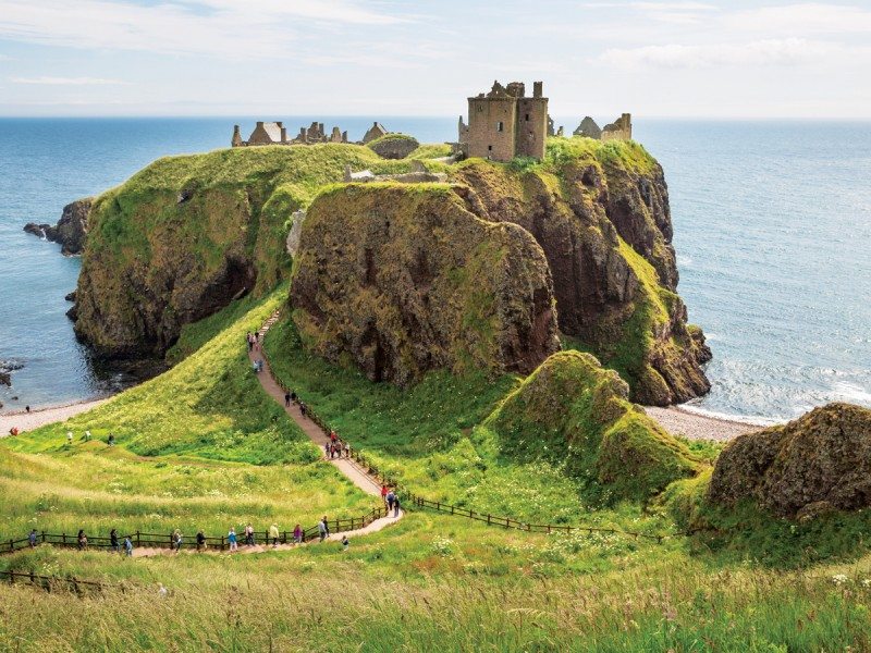 The Most Amazing Scottish Castles and How to See Them