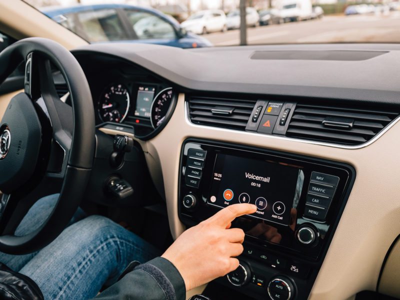 How Dashboards Contribute to Distracted Driving