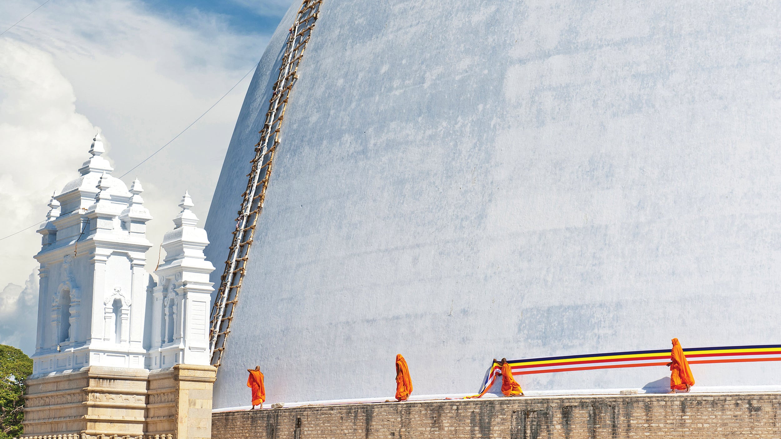 sri lanka mirisawetiya vihara stupa buddhist monks